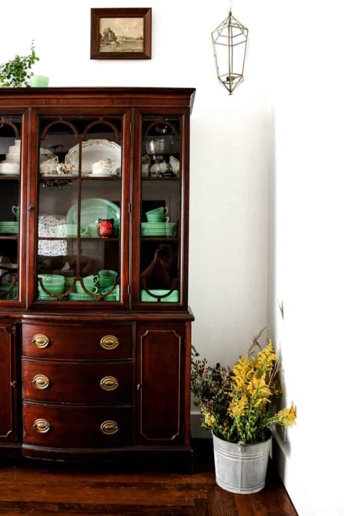 Guide To Buying Vintage Home Decor - Our Vintage Bungalow