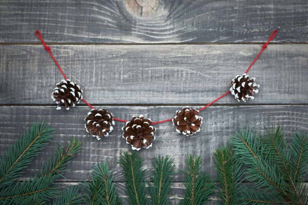 40 DIY Old Fashioned Christmas Tree Garland Ideas