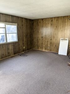 mobile home living room prior to remodel