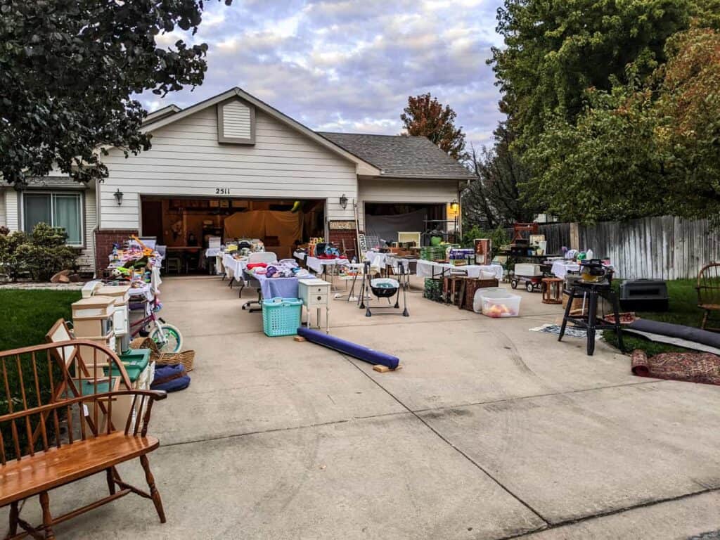 How to Create a Successful Garage Sale Ad (Craigslist and Marketplace